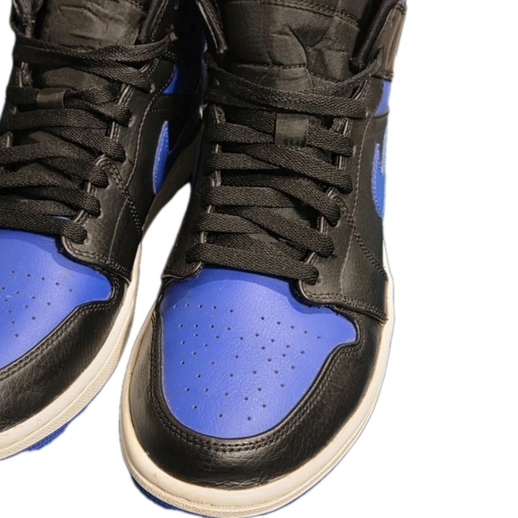 Jordan 1 Retro OG High Royal Men's US Size 10 (EUC) - Picture 4 of 15